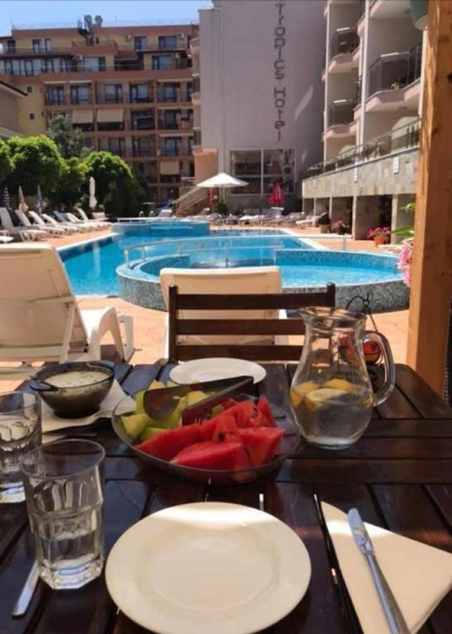 Tropics Hotel Sveti Vlas Eksteriør billede