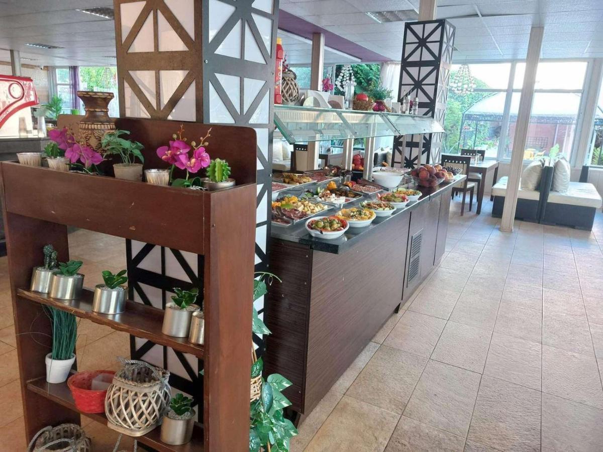 Tropics Hotel Sveti Vlas Eksteriør billede