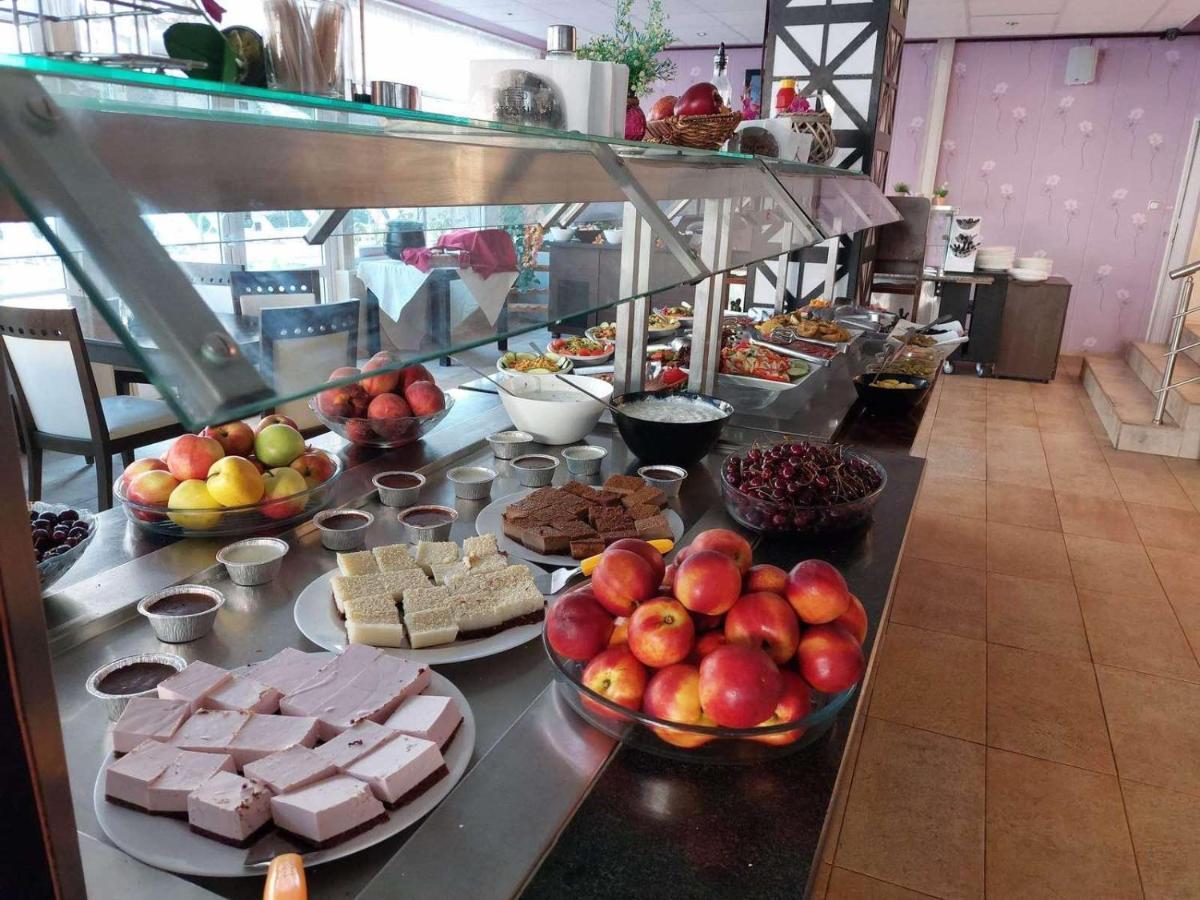 Tropics Hotel Sveti Vlas Eksteriør billede