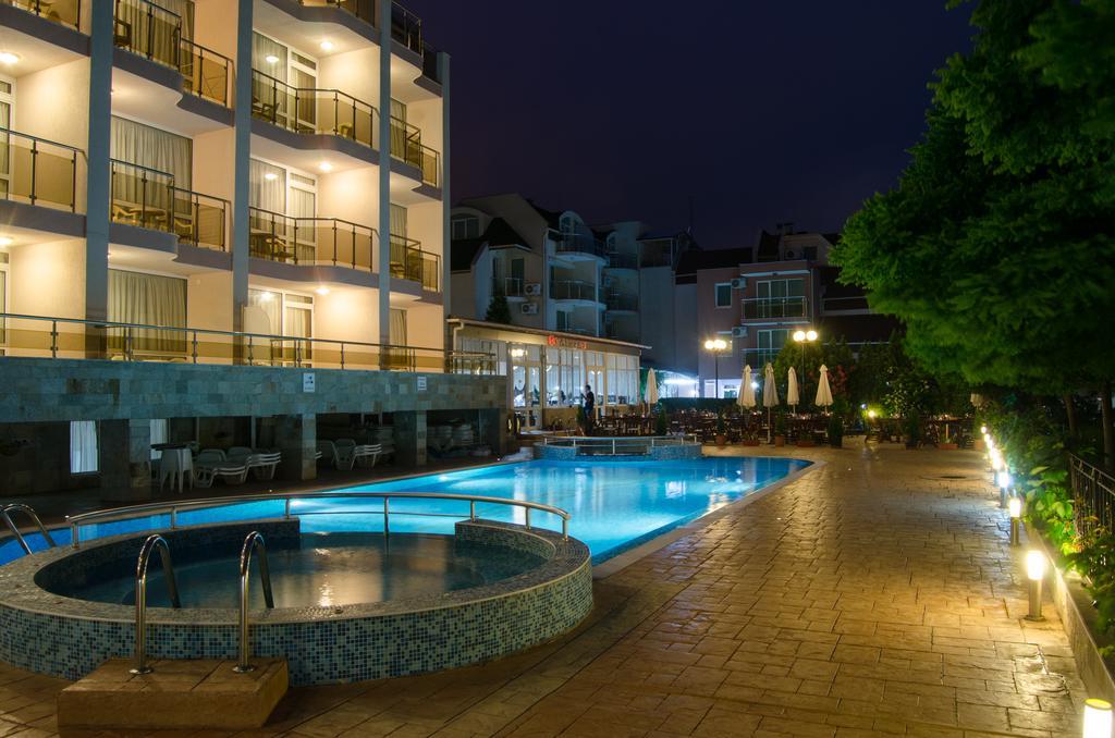 Tropics Hotel Sveti Vlas Eksteriør billede