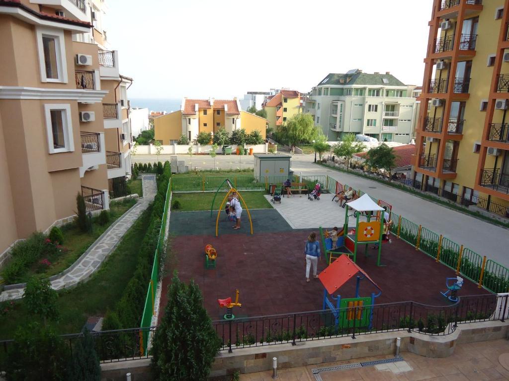 Tropics Hotel Sveti Vlas Eksteriør billede