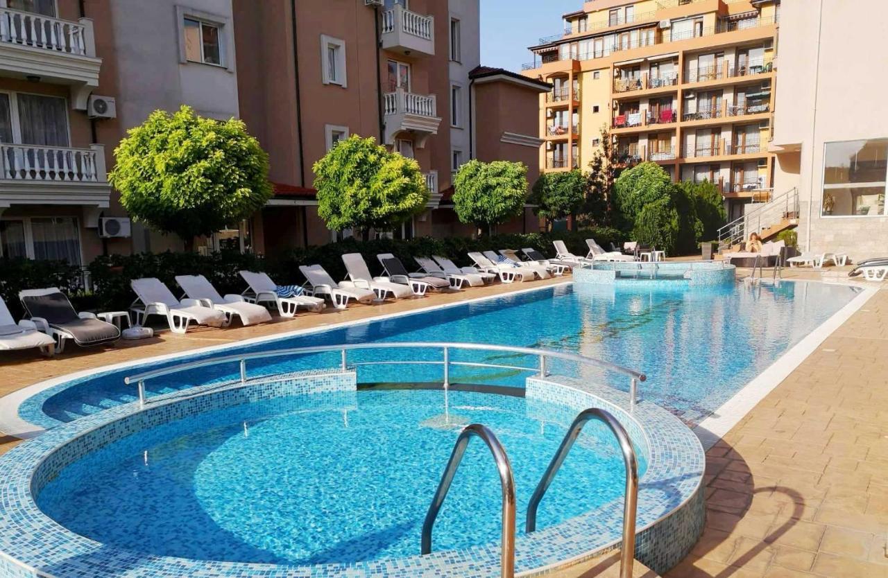 Tropics Hotel Sveti Vlas Eksteriør billede