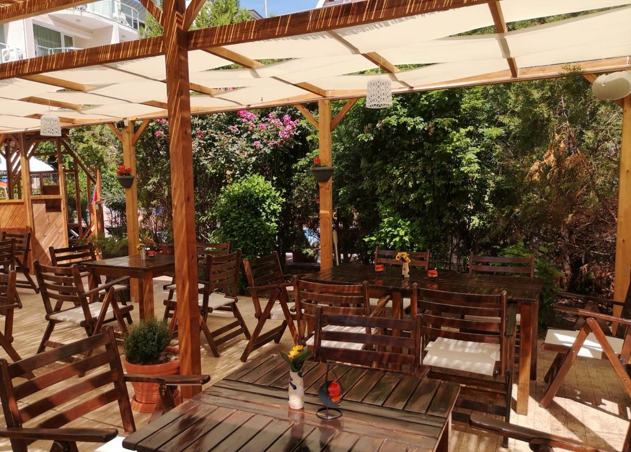 Tropics Hotel Sveti Vlas Eksteriør billede